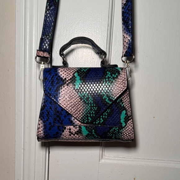 unbranded Handbags - Stylish Multicolor Snake Print Mini Handbag
